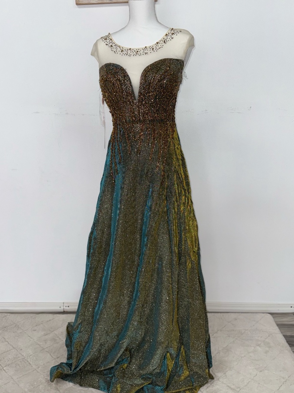 ✨ Iridescent Beaded Formal Gown - Evening Dress with Rihinestone Detail ✨